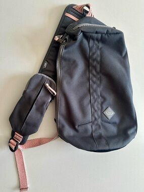 Chaco Redlands Sling Bag - Grey & Pink